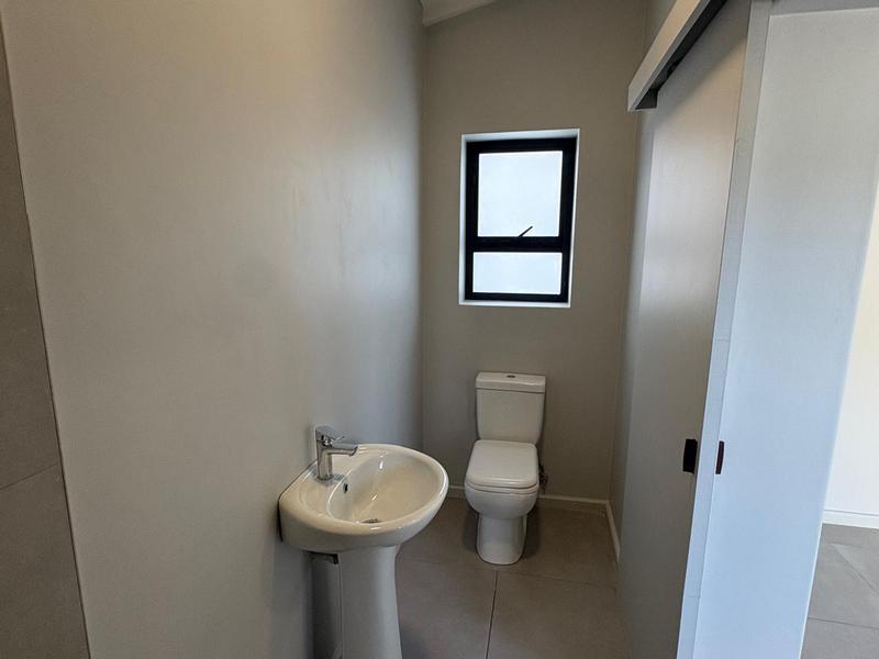 To Let 3 Bedroom Property for Rent in Capri Western Cape